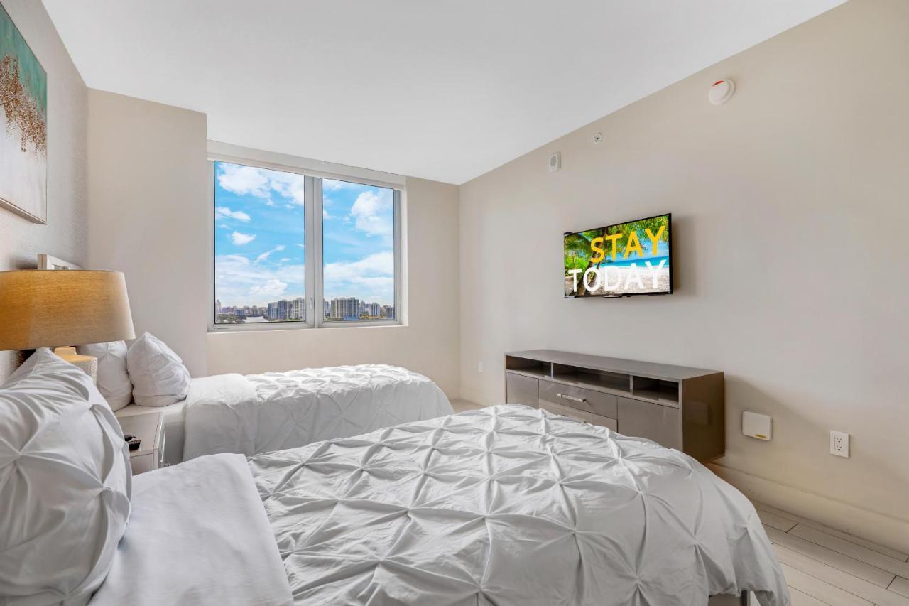Resort-Style Living With Direct Ocean Views - 3Br Beauty Hallandale Beach Eksteriør bilde