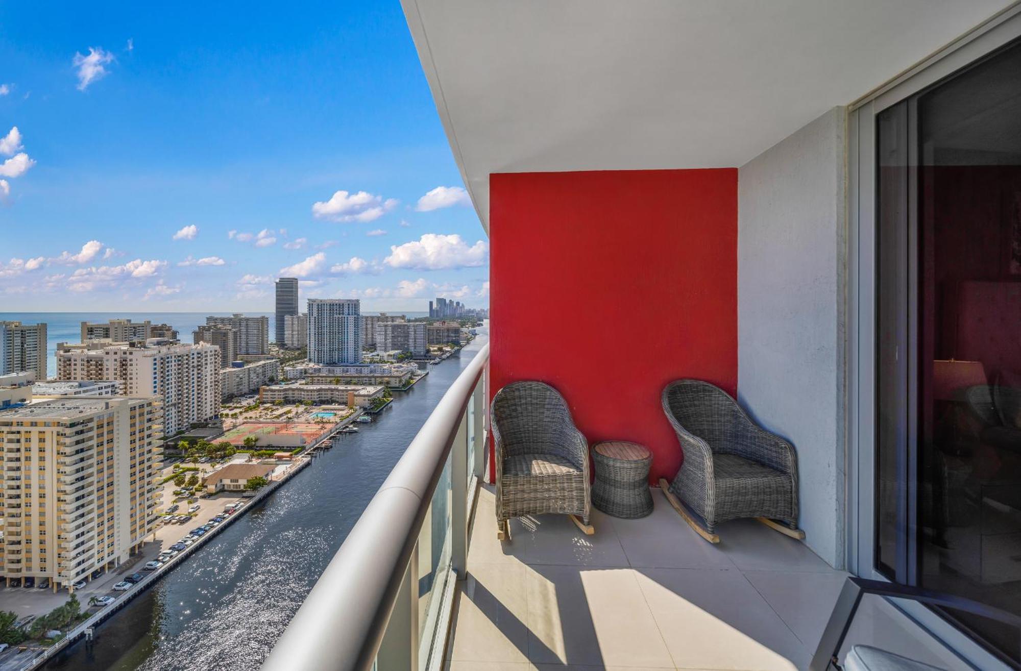 Resort-Style Living With Direct Ocean Views - 3Br Beauty Hallandale Beach Eksteriør bilde
