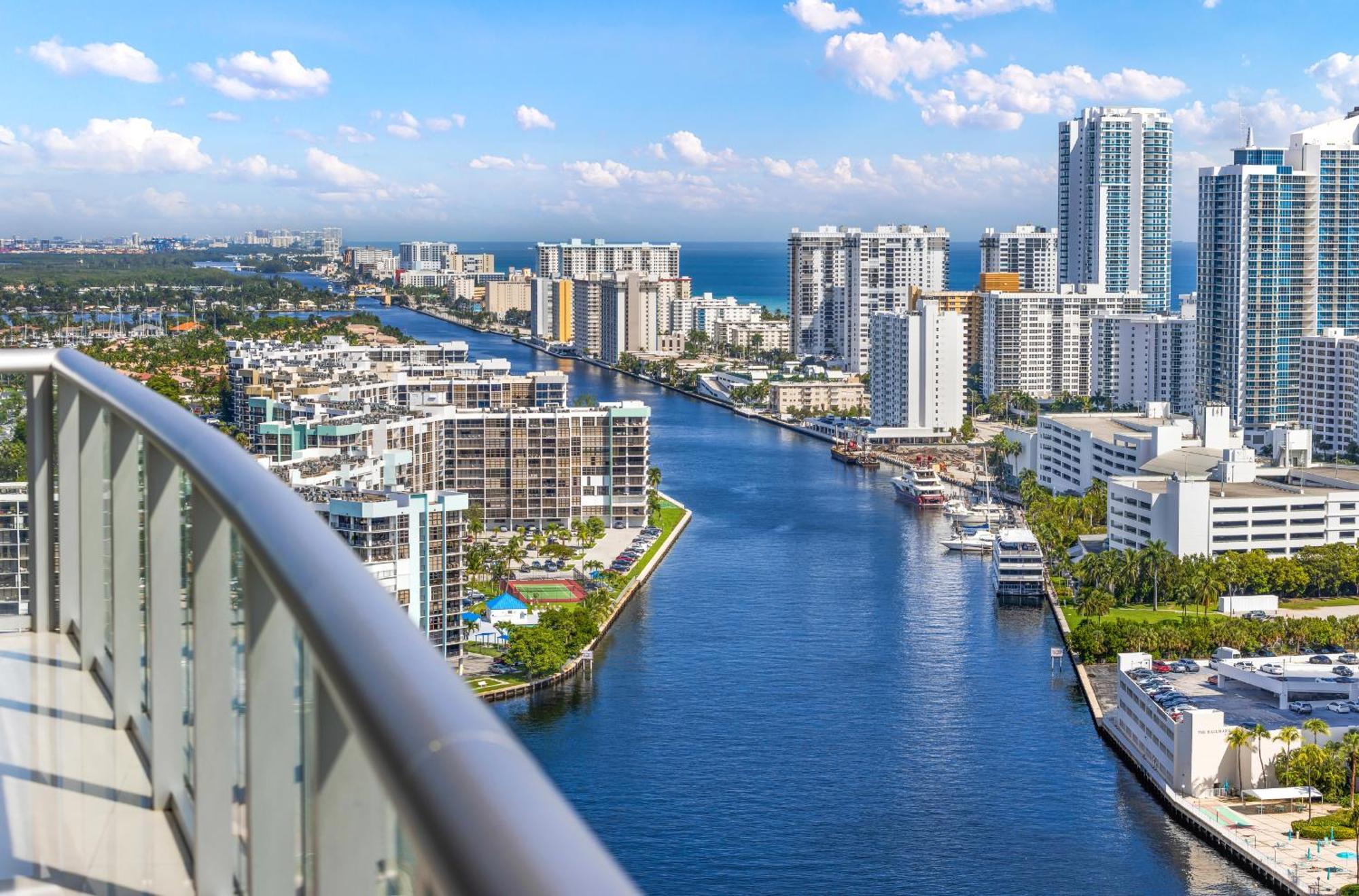 Resort-Style Living With Direct Ocean Views - 3Br Beauty Hallandale Beach Eksteriør bilde