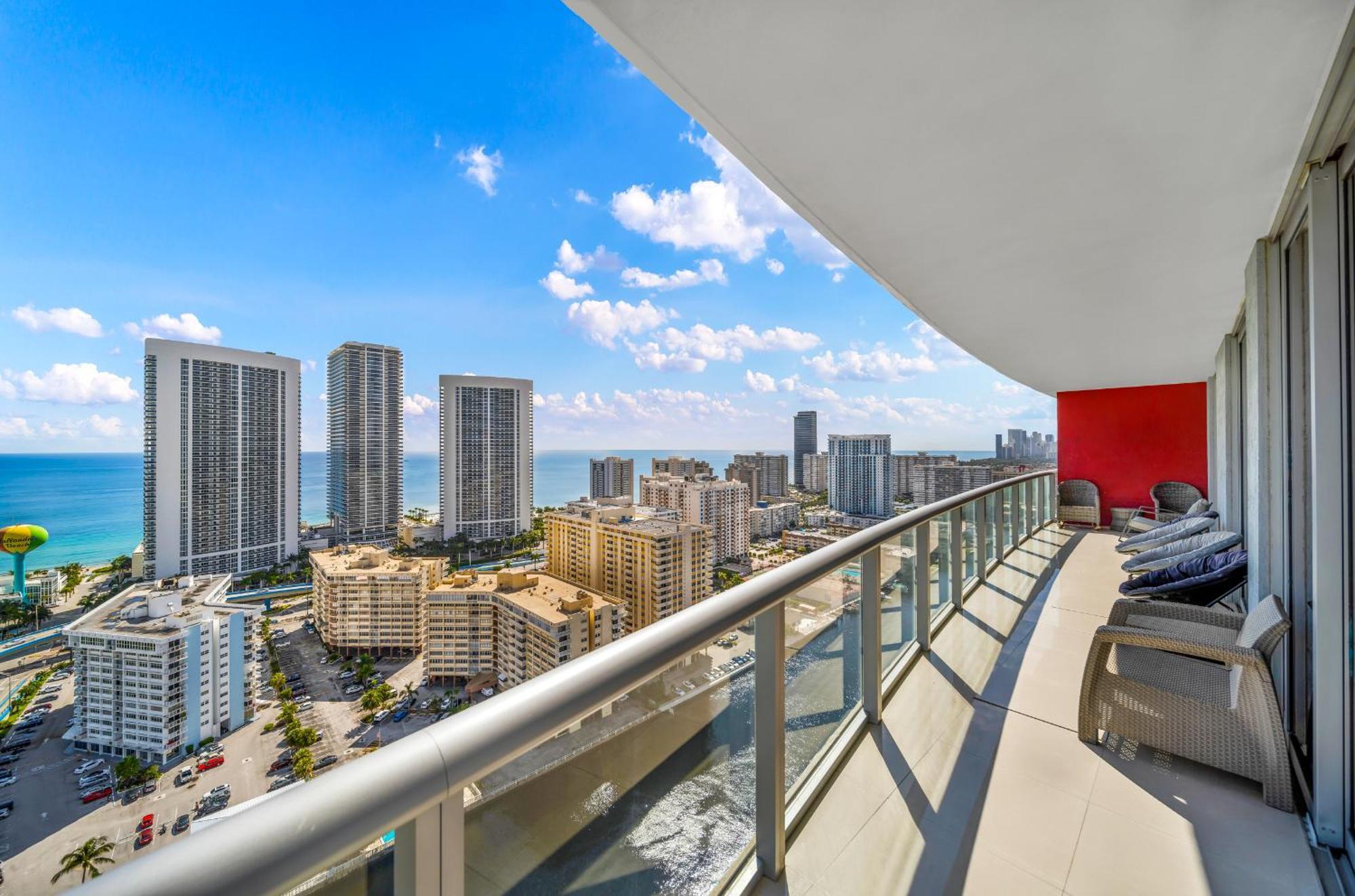 Resort-Style Living With Direct Ocean Views - 3Br Beauty Hallandale Beach Eksteriør bilde