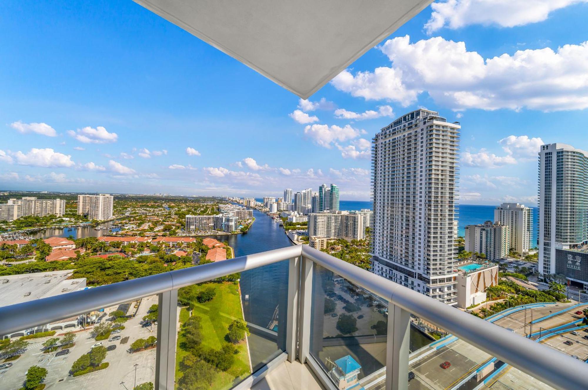 Resort-Style Living With Direct Ocean Views - 3Br Beauty Hallandale Beach Eksteriør bilde