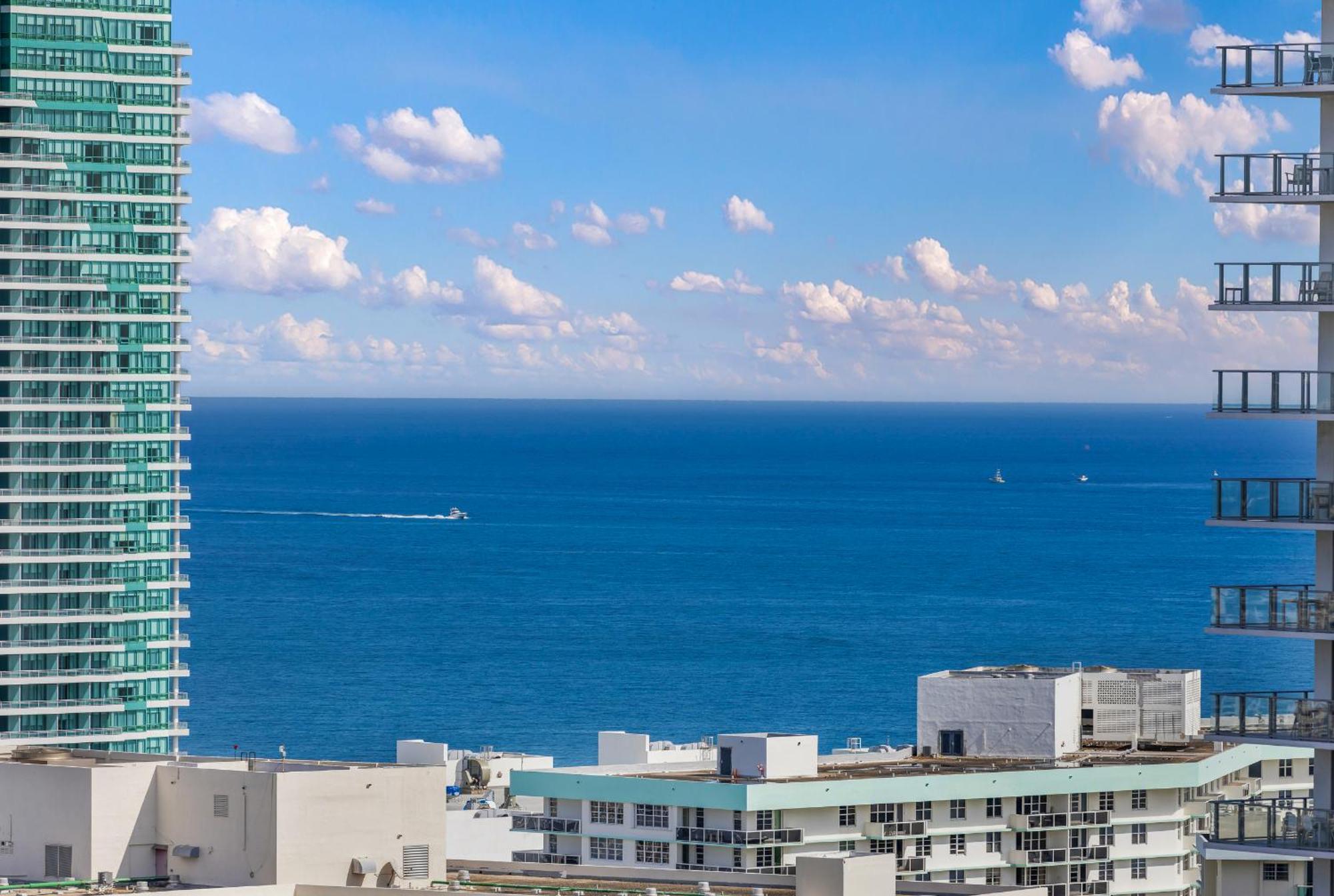 Resort-Style Living With Direct Ocean Views - 3Br Beauty Hallandale Beach Eksteriør bilde