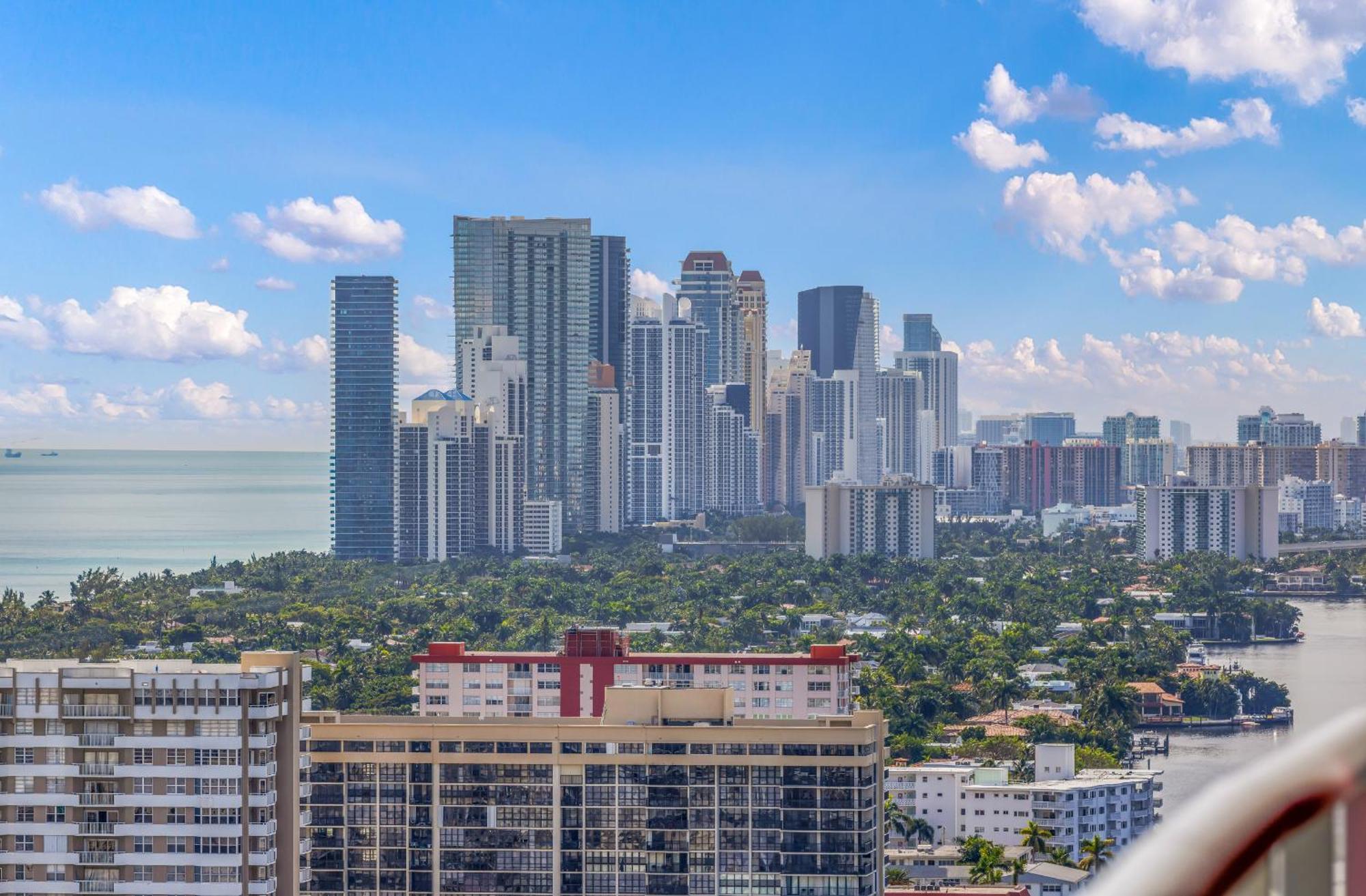 Resort-Style Living With Direct Ocean Views - 3Br Beauty Hallandale Beach Eksteriør bilde