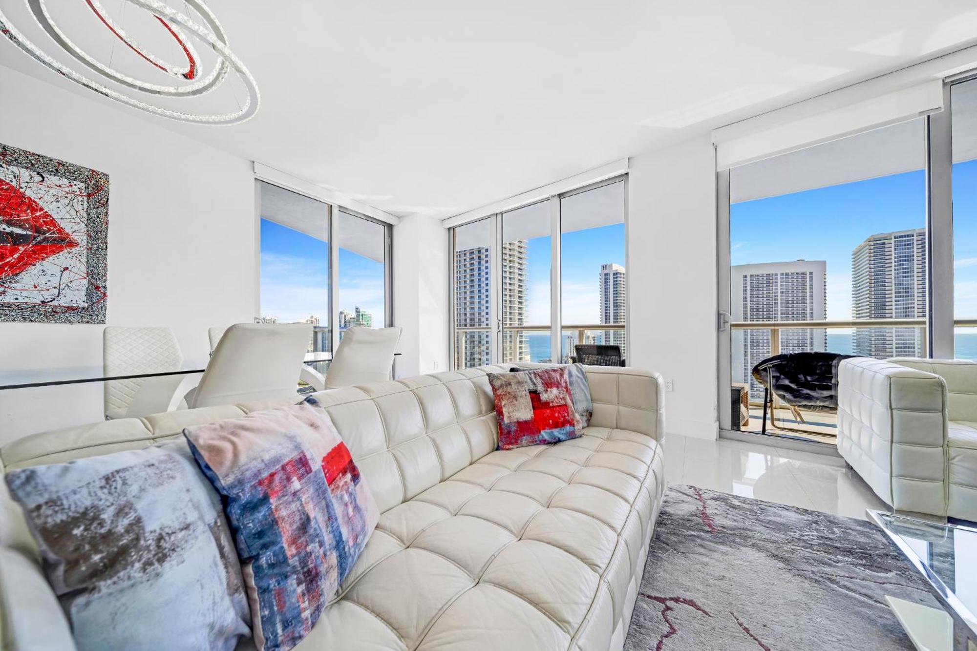 Resort-Style Living With Direct Ocean Views - 3Br Beauty Hallandale Beach Eksteriør bilde