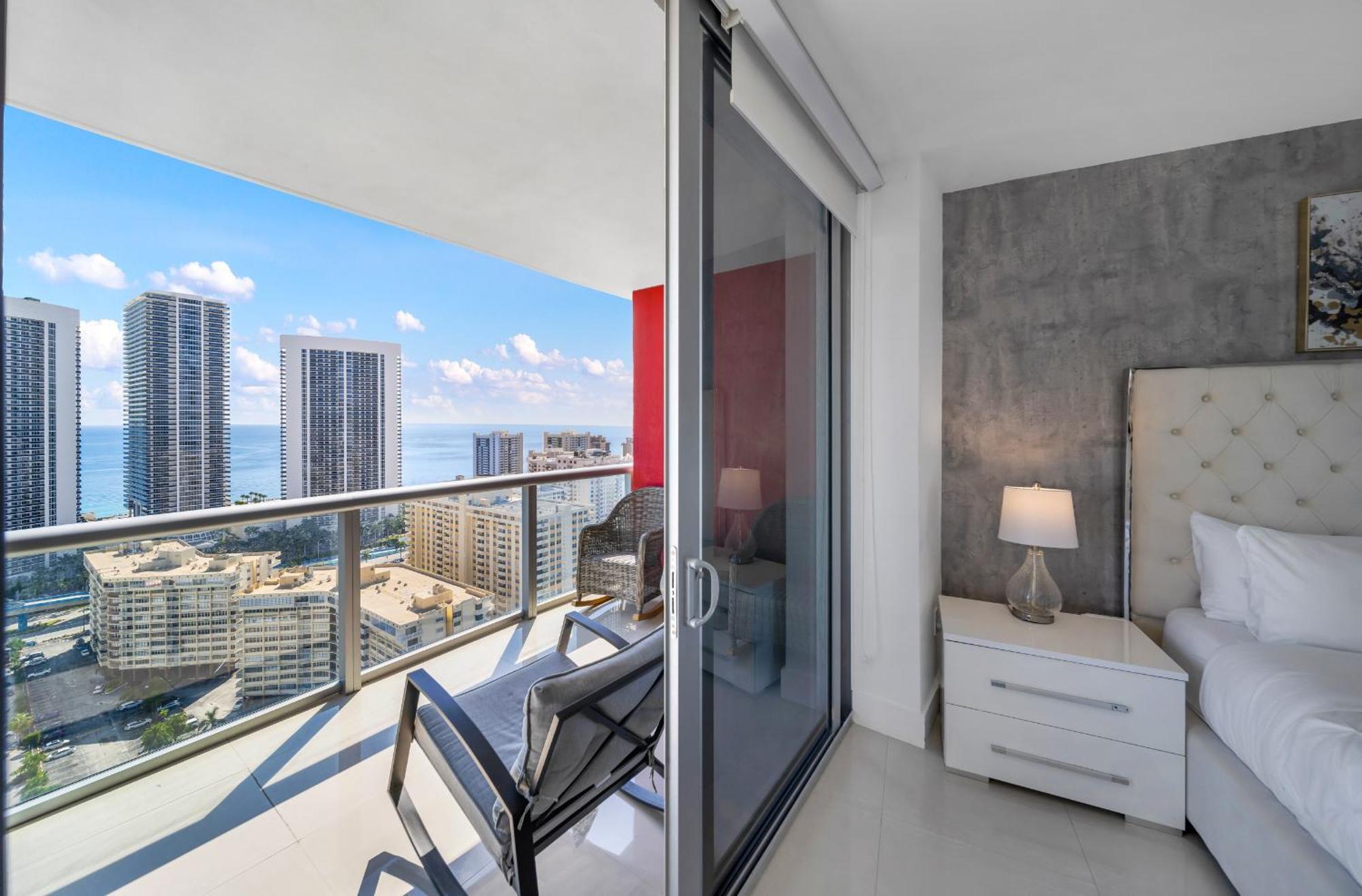 Resort-Style Living With Direct Ocean Views - 3Br Beauty Hallandale Beach Eksteriør bilde