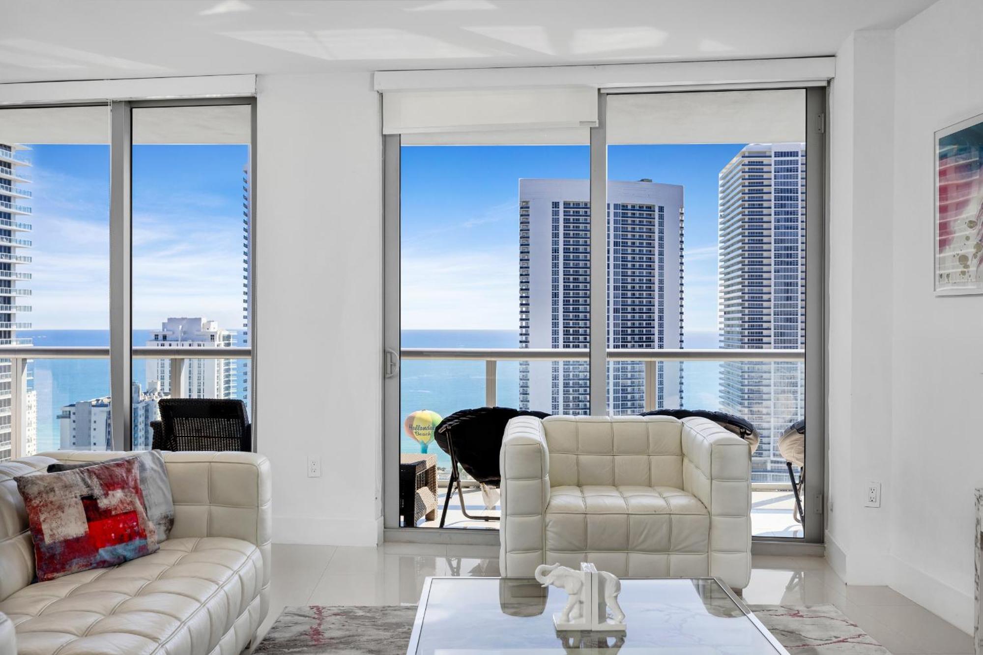 Resort-Style Living With Direct Ocean Views - 3Br Beauty Hallandale Beach Eksteriør bilde