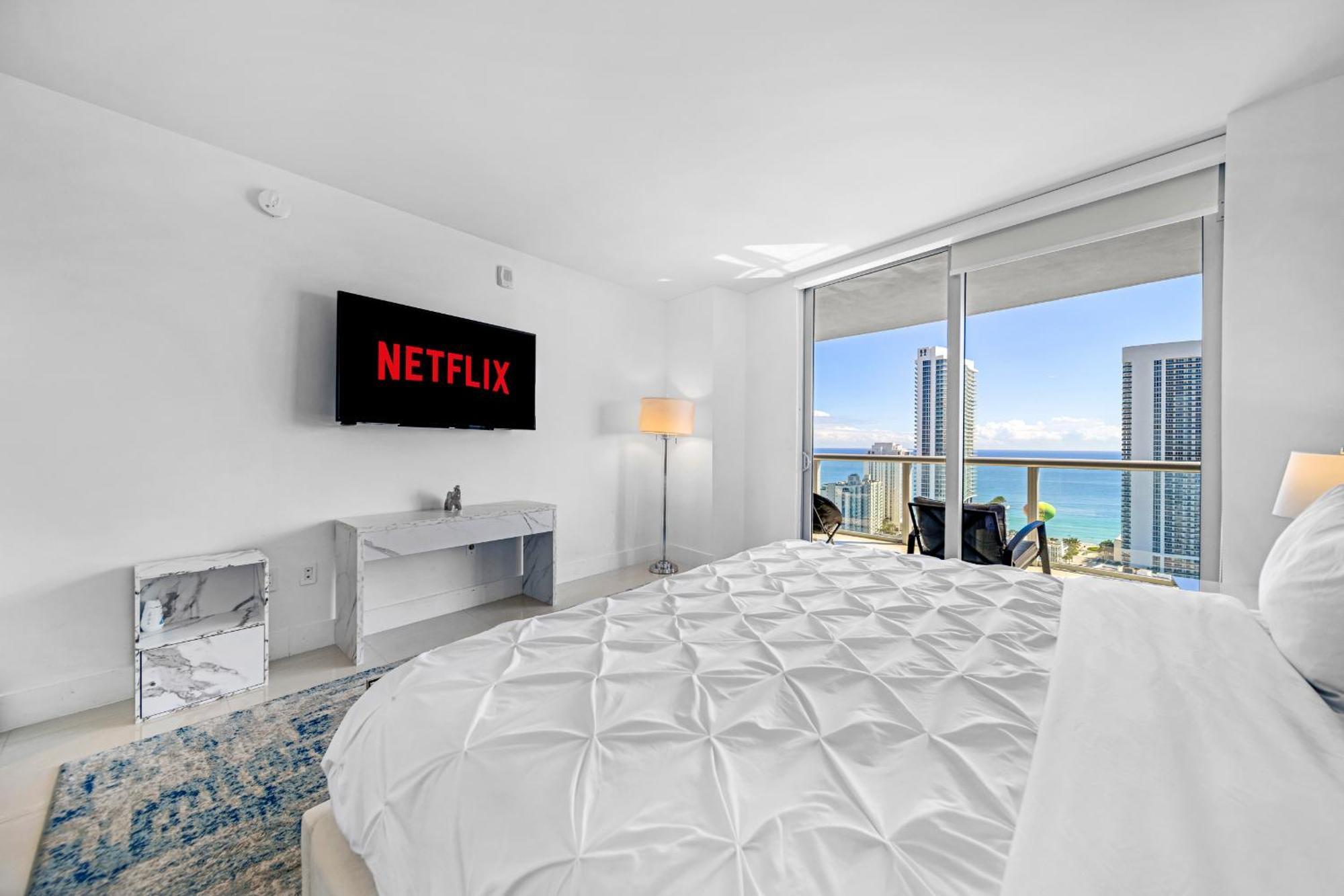 Resort-Style Living With Direct Ocean Views - 3Br Beauty Hallandale Beach Eksteriør bilde