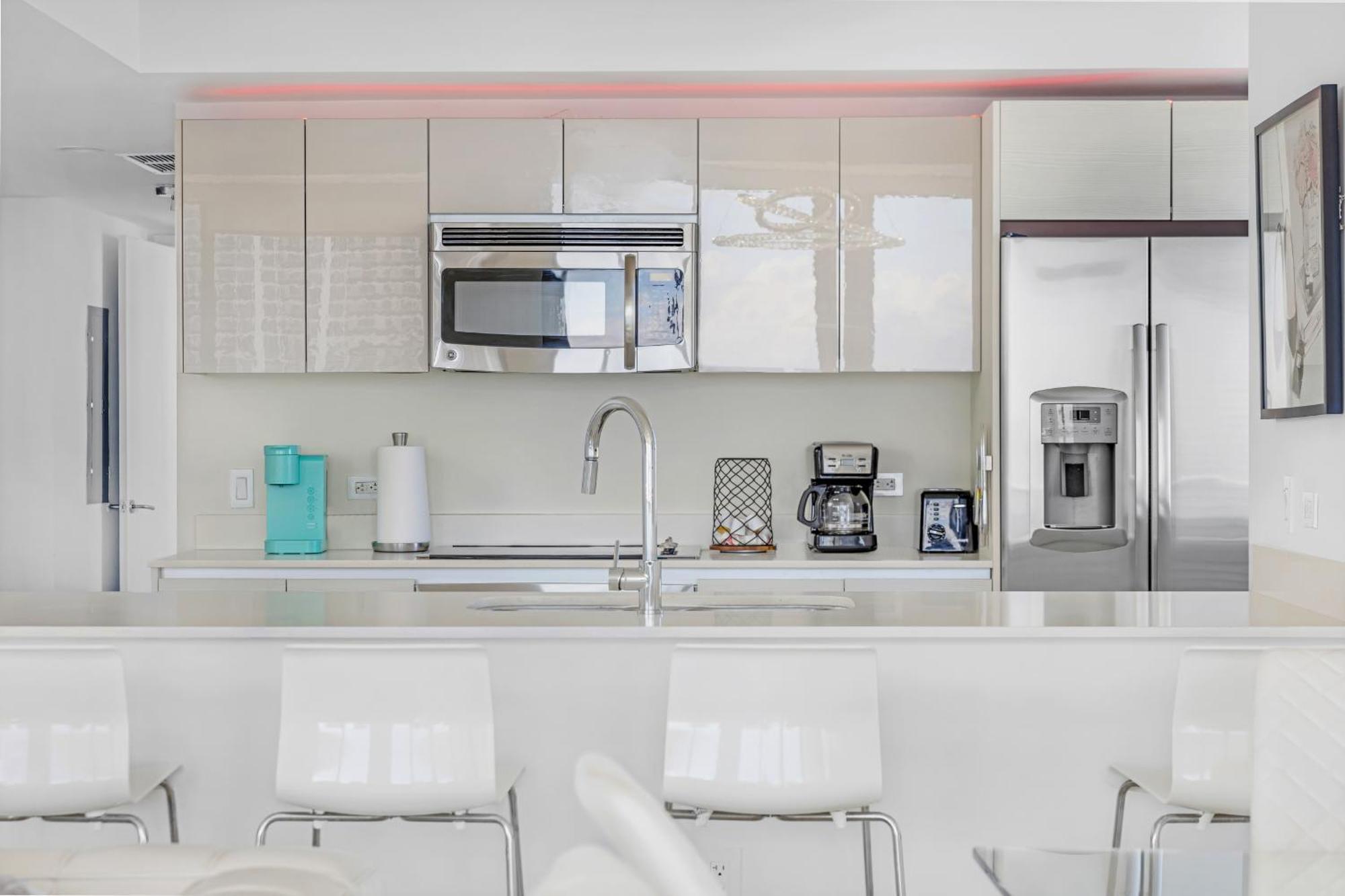 Resort-Style Living With Direct Ocean Views - 3Br Beauty Hallandale Beach Eksteriør bilde