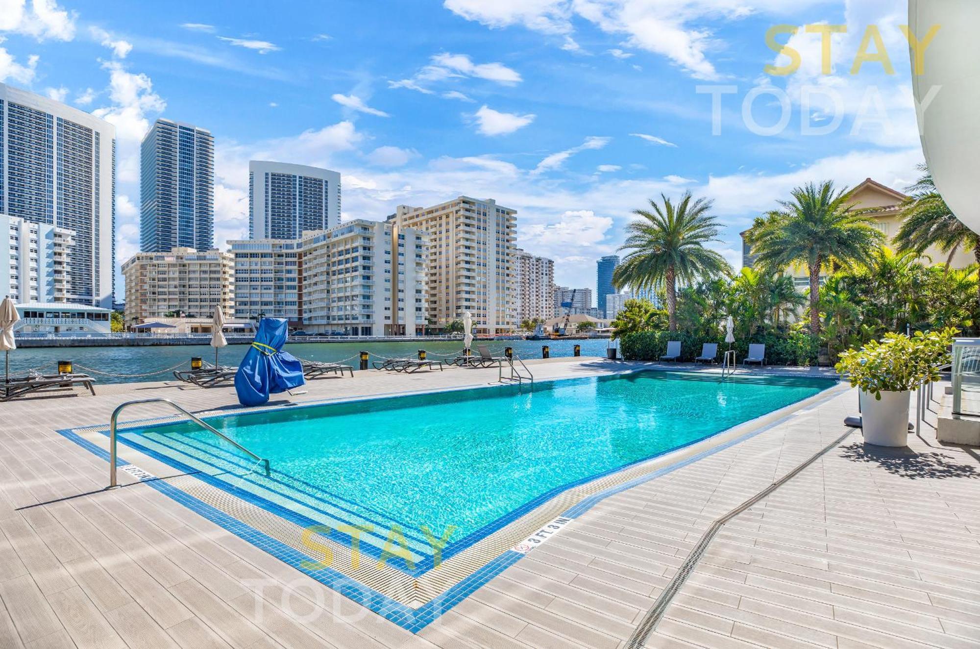 Resort-Style Living With Direct Ocean Views - 3Br Beauty Hallandale Beach Eksteriør bilde