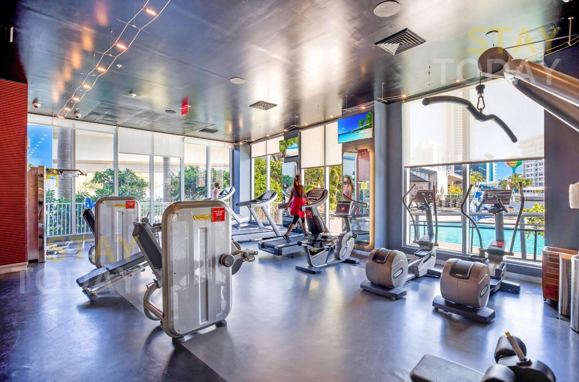 Resort-Style Living With Direct Ocean Views - 3Br Beauty Hallandale Beach Eksteriør bilde